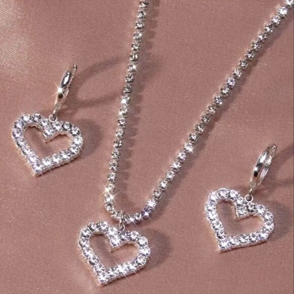 Sparkling Heart Rhinestone Pendant Necklace & Drop Earrings Set - Picture 5 of 7